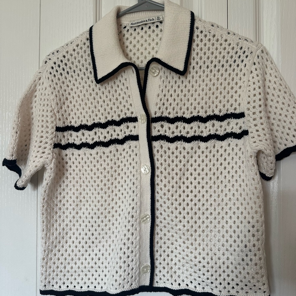 NWOT - Abercrombie & Fitch Cream and Black Knit/Crochet Cardigan/Collared Shirt